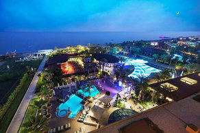 CRYSTAL FAMILY RESORT & SPA 5* CRYSTAL FAMILY RESORT & SPA 5*